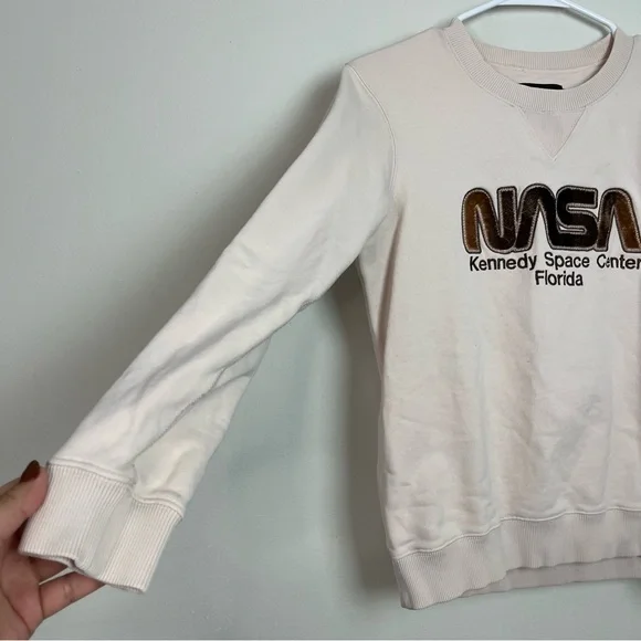 Coach Nasa Kennedy Space Center Pink Embroidered Crewneck Size S women - Picture 8 of 13